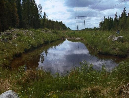 23 Ännu en sedimenteringsbassäng (Bild 6) placerades under högspänningslinjen.