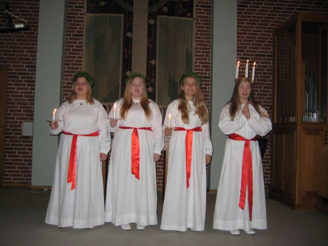 Lucia kom med