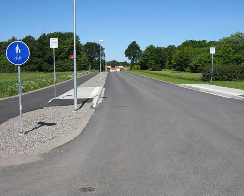 Gatan har idag en 7 m bred körbana och en 3 m bred cykelväg. 5.