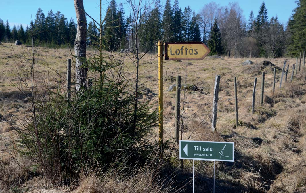 VÄGBESKRIVNING VÄGBESKRIVNING Från Värnamo kör väg mot Vrigstad. Efter c:a 13 km, tag höger vid väg mot Gallnäs. Efter 1,5 km tag vänster mot Loftås.