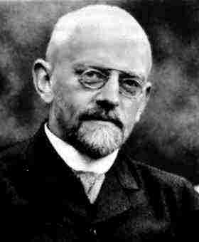 Hilbert och matematikens kris runt 1900 5 David Hilbert (1862 1943) Kring sekelskiftet 1900 var matematiken i kris: motsägelser, paradoxer och kontraintuitiva resultat gjorde att man behövde