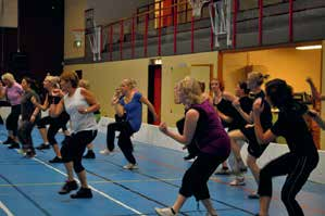 orientering och innebandy. Men vi kan naturligtvis inte förbjuda ungdomarna att delta i alla våra aktiviteter. Det är ett val som ungdomarna gör tillsammans med sina föräldrar.