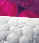 QUILTNING MER PERFEKT ÄN NÅGONSIN TIDIGARE 1 2 1 I LED-belysning Optimerad belysning som lyser upp hela arbetsytan utan att det bildas skuggor.