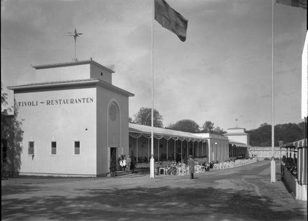Nöjesparken Lisebergs nöjespark ingick i Göteborgsutställningen 1923 och var en av de få utställningsmiljöer som var tänkta att bevaras även efteråt.