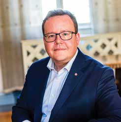 Av Anika Hussain Vi bär alla ansvar för framtida generationers välmående och utveckling Stockholms skolborgarråd Olle Burell och Södertäljes utbildnings direktör Peter Fredriksson är överens: När