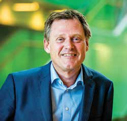 OLLE BURELL SKOLBORGARRÅD Berättarministeriet har nått framgång i sitt arbete och vi är glada att de fortsätter att expandera sin verksamhet till fler delar av Stockholm PETER FREDRIKSSON