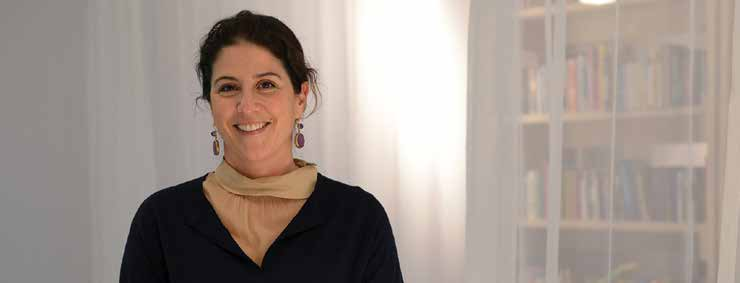 DILSA DEMIRBAG-STEN VERKSAMHETSANSVARIG BERÄTTARMINISTERIET Tack fröken Viveka för att du såg mig Vi växer så det knakar!