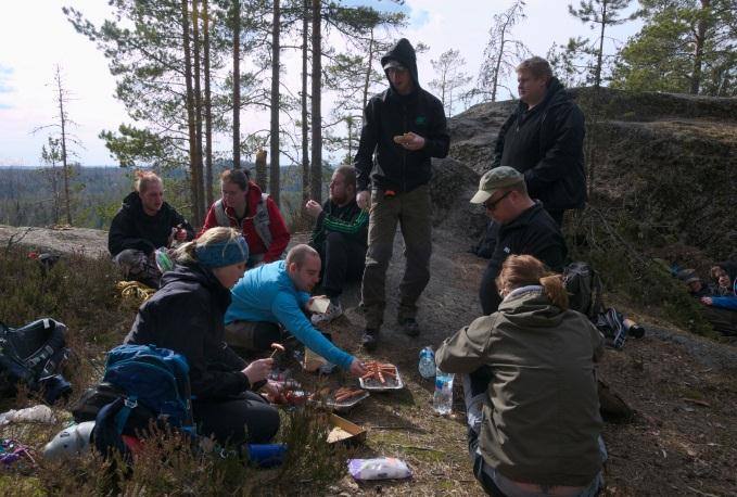 Geocachingbana kring hotellet. Kurspass på kvällen- grupparbete.