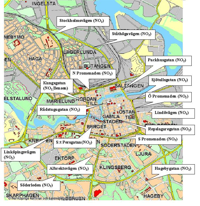 1 Sammanfattning och slutsatser Under februari 2015 (3 februari 4 mars) har bygg- och miljökontoret på uppdrag av tekniska kontoret mätt kvävedioxid (NO2) och bensen (C6H6) i gatunivå med passiva