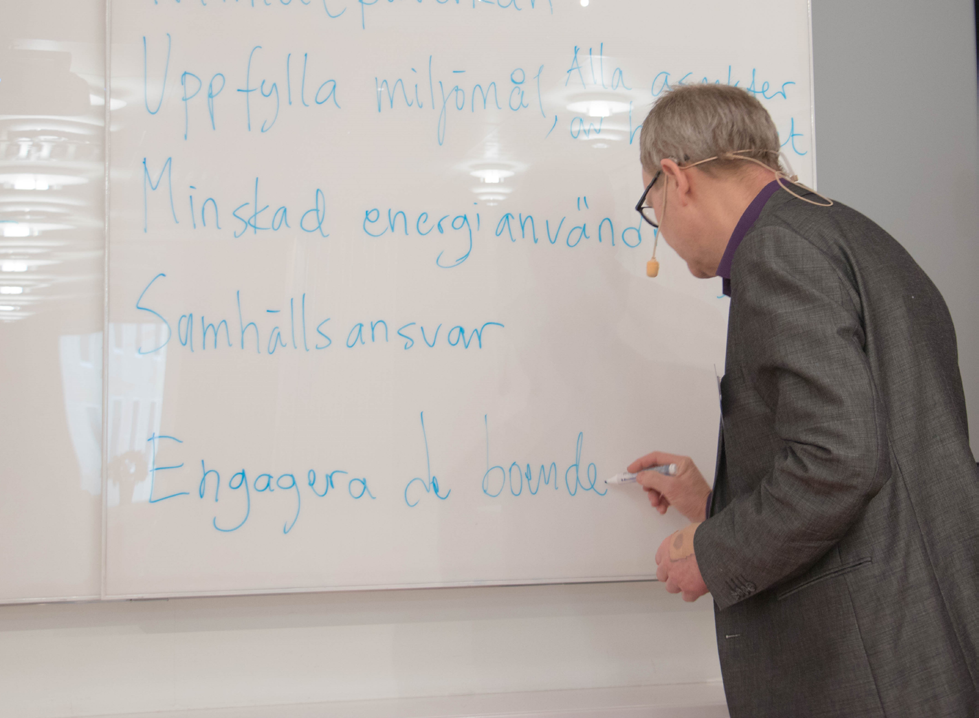 RESULTAT Nedan följer en sammanfattning av dagens diskussioner i de olika tankesmedjorna. TANKESMEDJA 1 - VARFÖR BRYR VI OSS OM ENERGIRENOVERING?