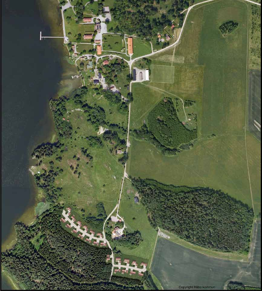 K R Ä G G A B R U K E T O C H S M E D J A N Krägga Herrgård GESTALTNINGS PRINCIPER UTGÅNGSPUNKT Planområdet är beläget nära konferensanläggningen Krägga Herrgård, cirka 5 km från Bålsta i Håbo