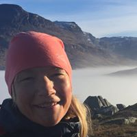 instructor at the Swiss National Ski School and she is also a fully educated massage therapist, licensed yoga teacher and integrative nutrition health coach.