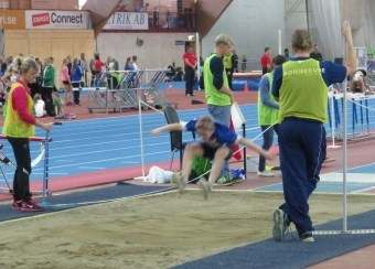 Svar längst ned på sidan. Längdhoppet i P11 vann Lucas och Victor dubbelt.