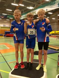 Silver P17 Kula 9,47 - klubbrekord! Arvid Friberg -99 Brons P17 Kula 9,33 Emilia Larson -01 Trettonde K 400m 1.08,62 - klubbrekord F15! Saga Bolmgren -03 Tia K 400m 1.05,42 - klubbrekord F13!