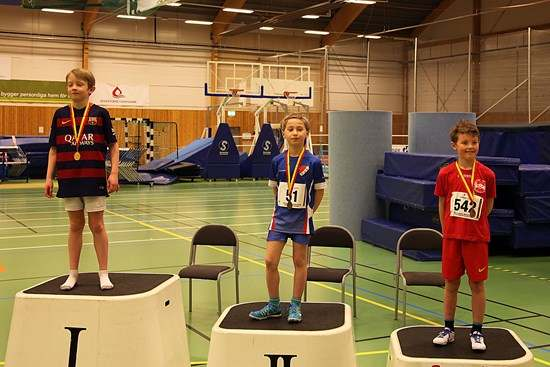 Bilden ovan. Isabelle Romson var yngsta DSK-tjejen på Sista Chansen. I klassen F9 60m vann hon sitt försöksheat och gick till final där hon blev fyra, det av cirka 80 startande tjejer!