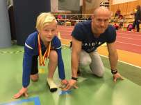 Till sist måste vi visa denna underbara bild på Alex tillsammans med prisutdelaren Lasse Ohtamaa, tiokampare och vinnare av tv-tävlingen Atleterna.