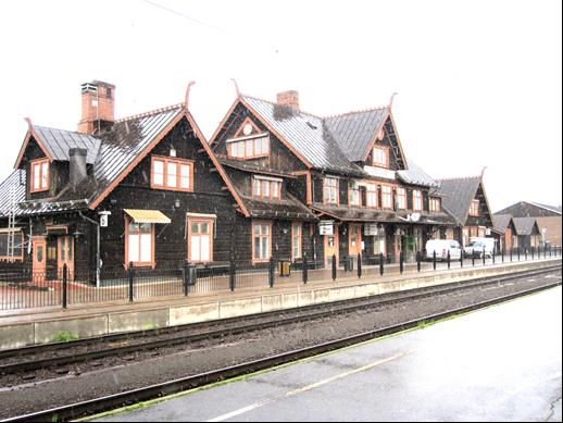 Stationshus Boden SBM 1986 Byggnadsminne 2003 Järnvägens tillkomst förändrade människors levnadsförhållanden och knöt ihop bygder till ett land.