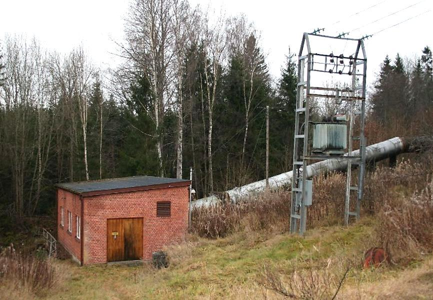 Mörtefors kraftstation. Mörtefors Hultsfreds kommun, Virserums socken Byggår: (1914) 1957-1958 Emån Björnån Historik Historiskt sammanhang: Allmän elproduktion. Privat verk.