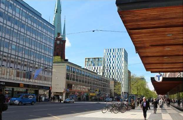 Vy utmed Klarabergsgatan Utställning Ett bearbetat och utvecklat förslag till ny byggnad ställdes ut under tiden 29 augusti 26 september. Under utställningstiden inkom 14 yttranden.