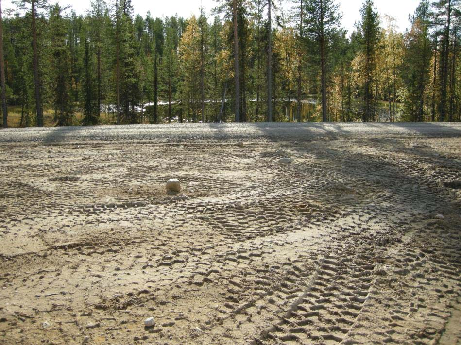 Nbm acc nr 2009:98:1 Norrbottens museum. Vy över redan exploaterat område, N om sjön Varevuoljaure, N delen av utredningsområdet. Sjön Varevuoljaure i bakgrunden. Foto från NV. Fotograf: Olof Östlund.