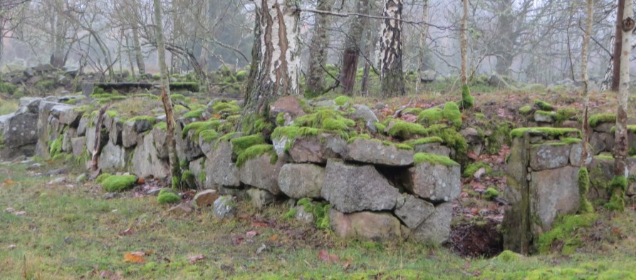 Ladugården finns kvar, medan mangårdsbyggnaden är