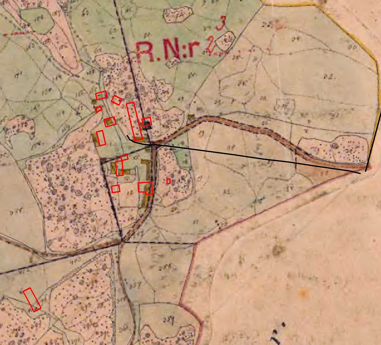 Kartan från 1851, med dagens karta ovanpå i form av röda byggnader och svarta vägar. Kartan visar t ex att infartsvägen från öster dragits om och rätats ut.