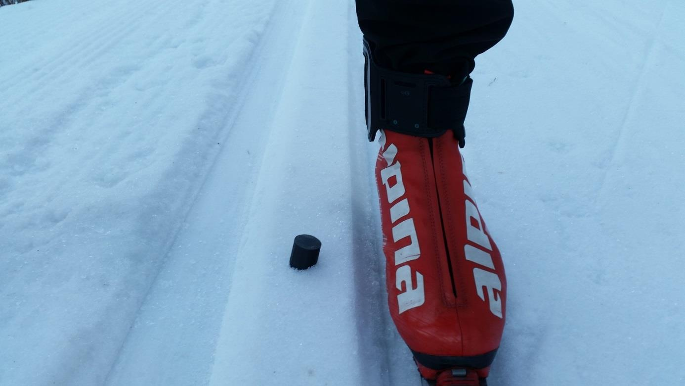 Förbereda test (Skidspår) För att detektera givarna med sensorn bör man uppfylla följande kriterier: Sensorn bör passera givarna in om ett avstånd av 20-30 cm, gärna där toppen på givaren är riktad