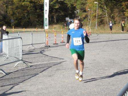 Hellasloppet 17/10 2010-10-18 03:09 Terrängsegrarna fortsätter: Philip denna gång Philip Örnborg -94 var ensam om att springa för DSK. Han gjorde det dock med den äran och vann P17- klassen.
