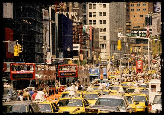 I det storstadsområde med förorter där New York är centrum bor nästan 20 miljoner människor. Många pendlar dagligen till sina jobb i New York City.