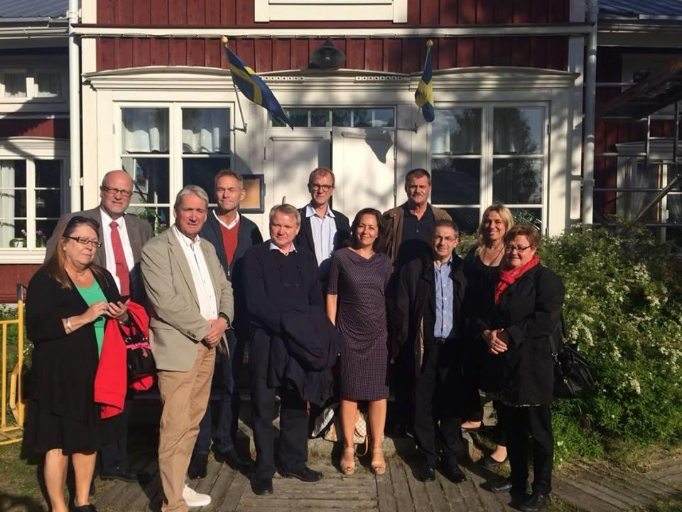 NS har drivit fram att CPMR i sin dialog med EU-kommissionen även lyfter fram betydelsen av godsflödena från angränsande regioner och flöden till stomnätskorridoren Skandinavien-Medelhavet i de
