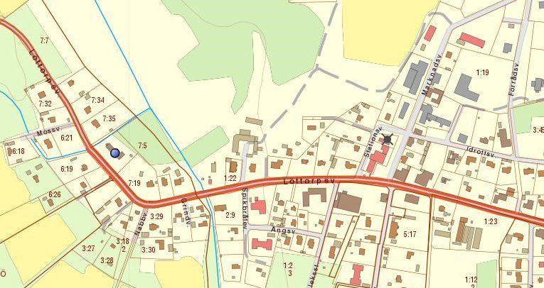 Typ Borgholm - Alvedsjö 7:38. Friliggande villa - 1 plan + 2 plan. Byggår 1948. Fastigheten Löttorpsvägen 70, 387 72 Löttorp. Belägen i Borgholm kommun, Nordöland församling. Storlek Boarea ca 393m².