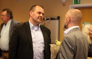 Valdebatt kring handikappolitik Handikapporganisa onernas samarbetsorgan (HSO) arrangerade en paneldeba för samtliga par er invalda i regionfullmäk ge med temat Åren framför oss.