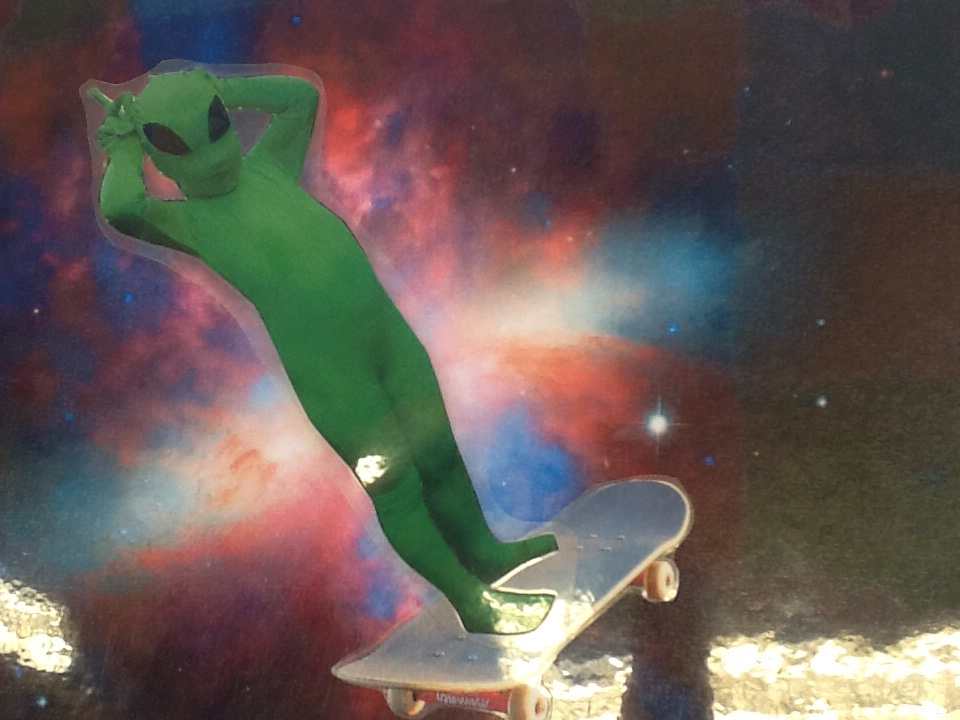 Superhjälten Skateboard-alien kan flyga med