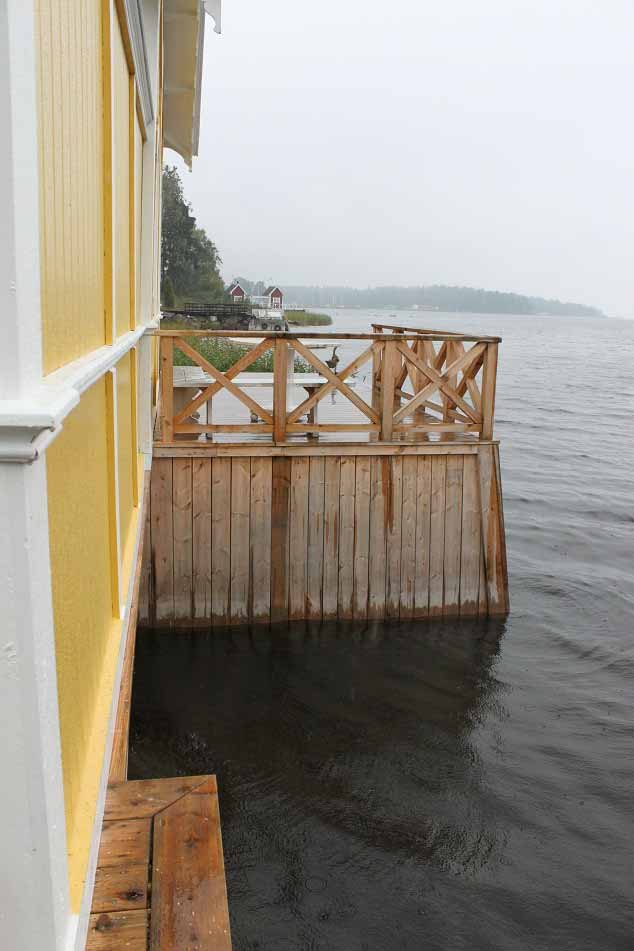 trädäckets norra sida. Foto: 2015-09-24. Figur 14.