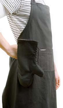 Apron This chef-apron has a generous amount of best quality cloth both in length and broad, a long