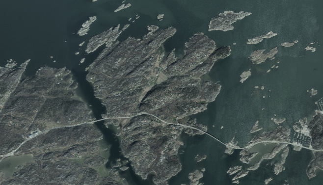 Området utgörs av den norra delen av Instön, norr om väg 168 med Koön i väst och Nordön i öst. Väg 168 är en statlig väg, alla övriga vägar på Norra Instön är privata eller samfälligheter.