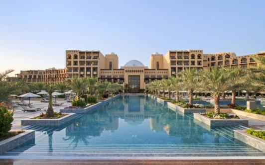 HOTELLTIPS PER MÅLGRUPP För familjen JA Jebel Ali Beach (Dubai) DR X B/1 Hilton Ras Al Khaimah (Ras al Khaimah) DL X BH + DR X