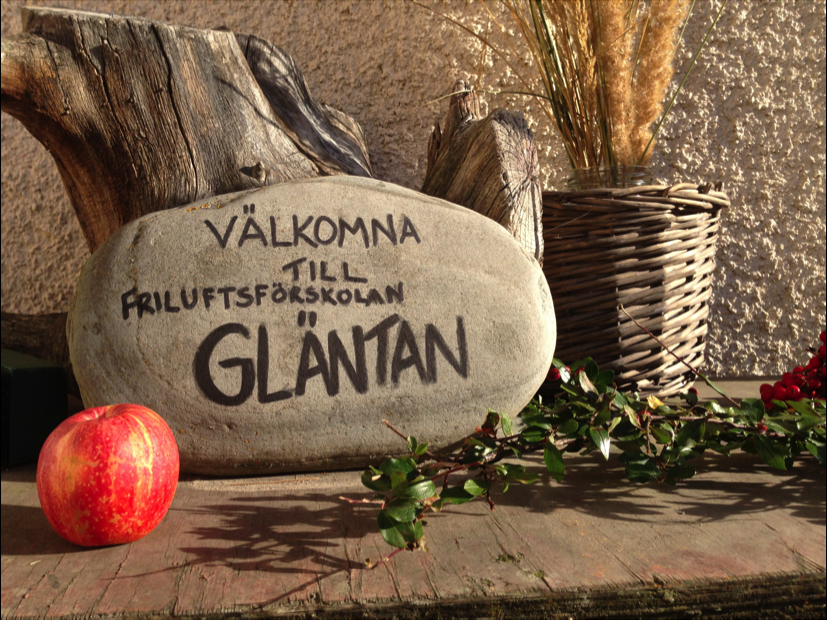 Verksamhetsplan för Frilufts Förskolor Gläntan Hösten 2015 Vi välkomna alla barn och föräldrar till en ny termin på Gläntan! Gläntans mat och öppettider Gläntan öppnar klockan 6.