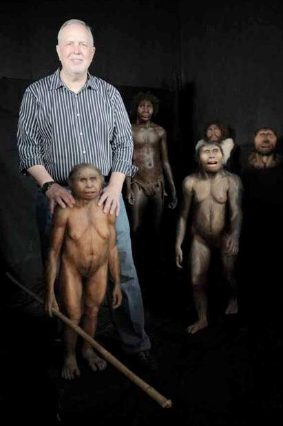 Homo (4) en underlig Homo erectus-ättling har påträffats på ön Flores i nuvarande Indonesien, Homo floresiensis (med smeknamnet Hobbit ) endast c:a en meter långa med små hjärnor men i övrigt lika H.