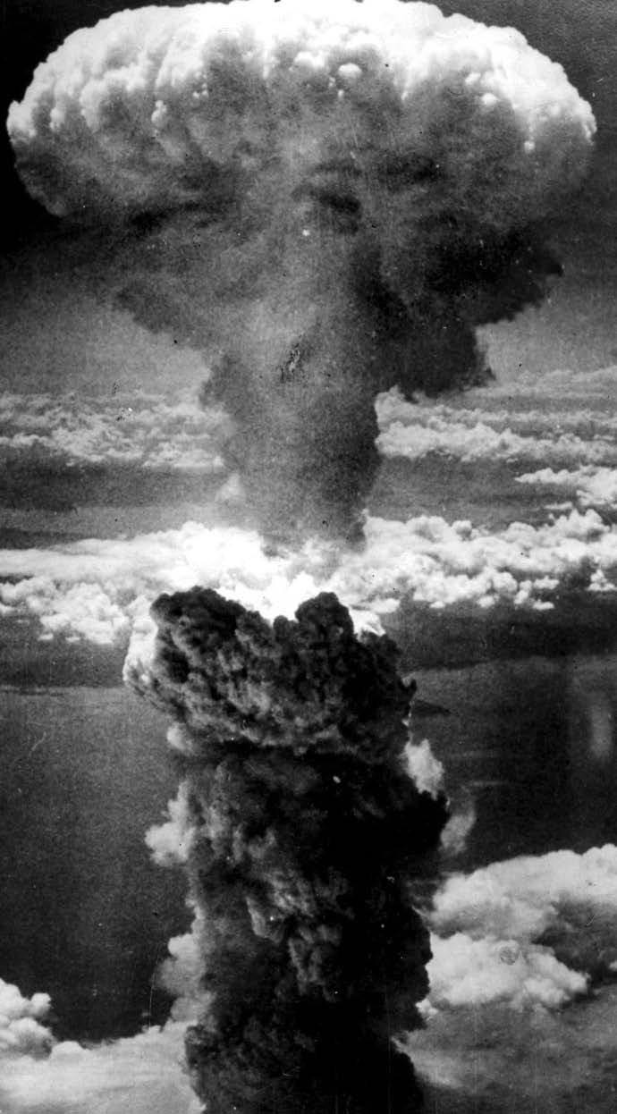 Den 6 augusti 1945 fällde USA världens första atombomb över staden Hiroshima i Japan. Sveriges inträde i atomåldern Sverige var på 1950- och 60-talen ett av världens mest framgångsrika industriländer.