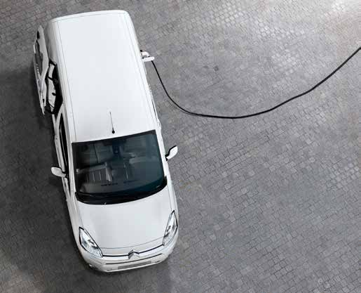 CITROËN BERLINGO ELECTRIC ANVÄND DIN TID EFFEKTIVT Med Citroën Berlingo Electric kan du köra direkt dit du ska och spara värdefull tid. Du behöver inte längre ägna tid åt att tanka på bensinstationer.