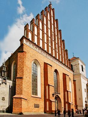 Gamla stan, Stare Miasto, byggdes upp från grunden för att återställa sitt ursprungliga skick och så småningom hamnade den på UNESCO:s världsarvslista.