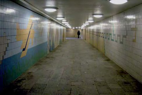 3.1 HELHETSGESTALTNING - BARKARBY STATION Gång- och cykeltunnel vid Barkarby centrum Dagens gångtunnel under järnvägen förlorar sin entréfunktion i och med att stationen flyttas norrut.