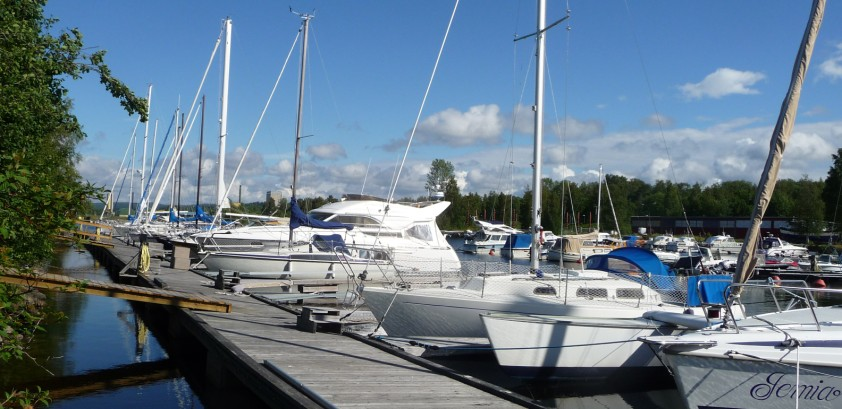 Båtarna blir allt större så styrelsen räknar med att klubben i framtiden endast i liten, om ens någon, omfattning kommer att kunna erbjuda vinterplats på hamnplanen för andra än de som har båtplats