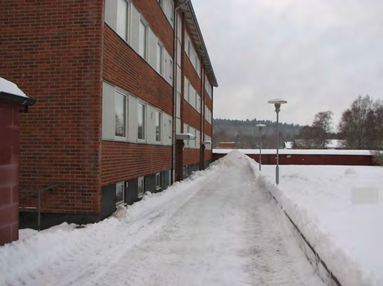 Händelse-/ Olycksförlopp Före larm: Granne larmar om kraftig explosion i lägenhet tisdagen 2010-12-28, kl 22,21. Att en kraftig tryckvåg slagit sönder fönsterrutor i en lägenhet på i Oskarström.