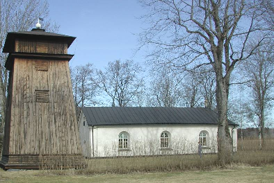 LILLHÄRADS KYRKA Lillhärads prästgård 1:3, Lillhärads församling, Västerås kommun, Västmanlands län BESKRIVNING Kyrkomiljön Lillhärad är en tämligen skogrik, sjöfattig socken nordost om Västerås.