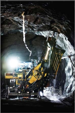 5 (62) Inledning Regional strategi för innovativ och hållbar utveckling av mineralsektorn i Norrbottens och Västerbottens län syftar till stärkt konkurrenskraft i regionen. Utgångspunkten är flerårig.