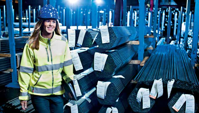 STÅNG OCH VARMVALSADE RÖR 2015 RÖR SOM HÅLLER IHOP DIN VARDAG Heléns är Skandinaviens ledande leverantör av stålrörslösningar till industrin.