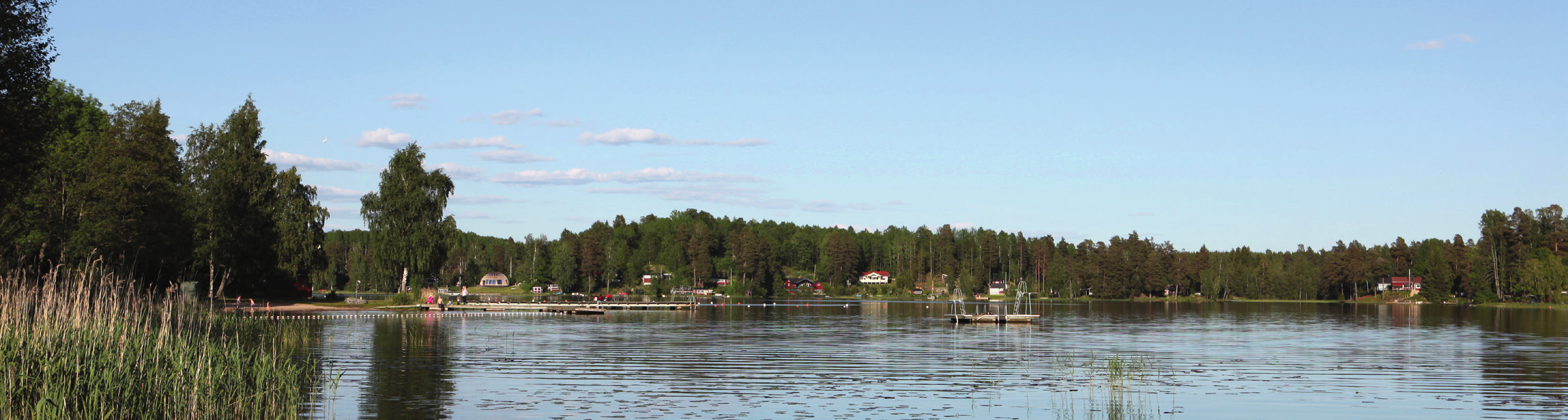 Forssjön. Roddbåt finns att hyra på Djulö camping och där finns även ramp för sjösättning av egen båt.