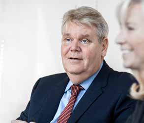 Andra ledande befattningar inom Handelsbanken under tiden 1998 2002. Invald: 2010 A-aktier: 1 000 Oberoende i förhållande till bolaget och bolagsledningen.